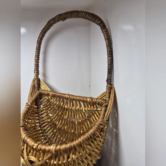 Gold Painted Wicker Wall Hanging Baskets - Picture 3 of 6